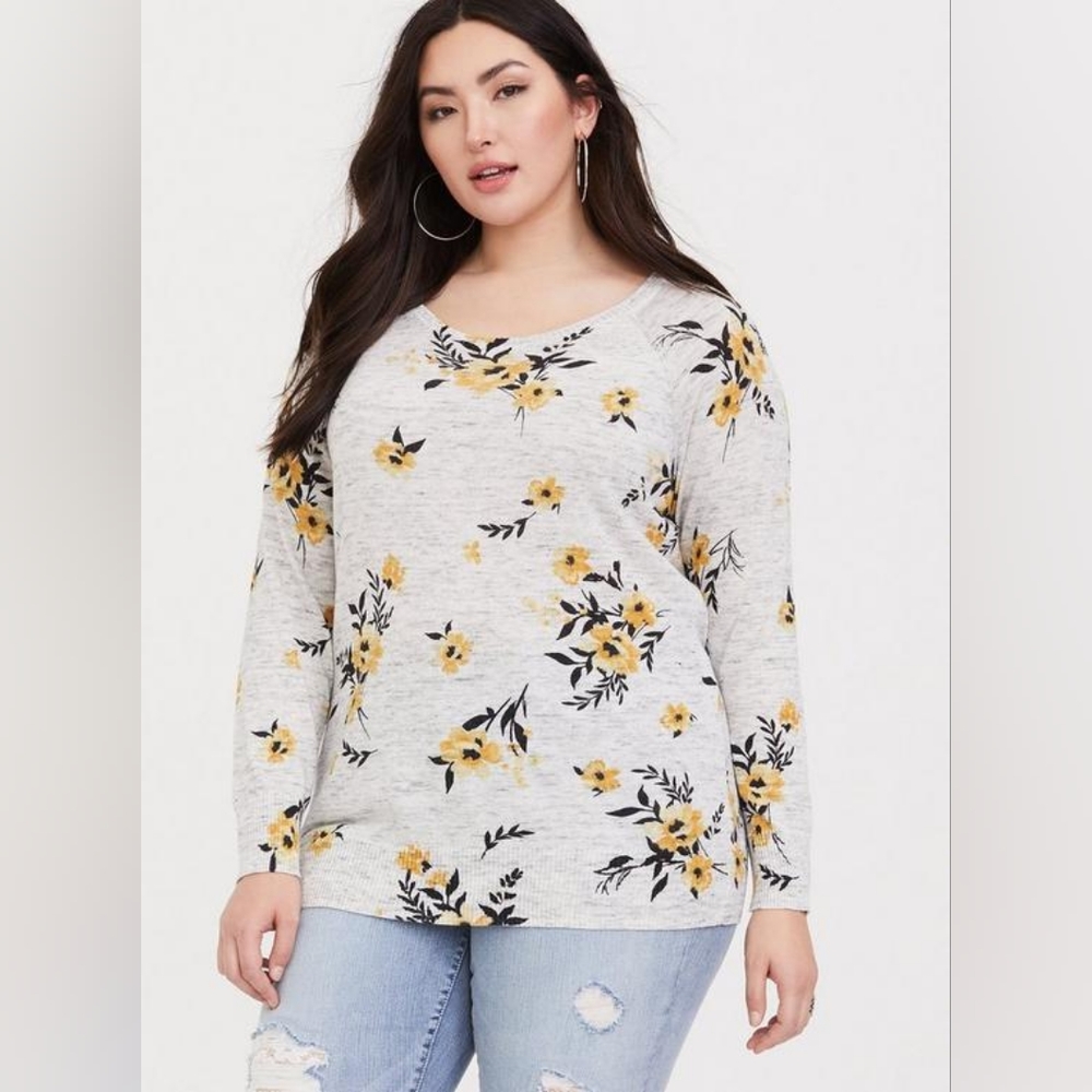 Torrid grey floral sweater size 4
